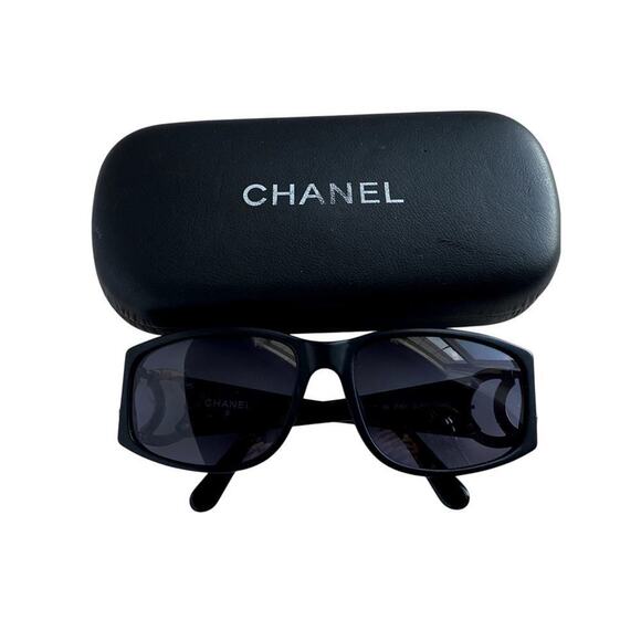 Authentic Chanel CC Logo Black Sunglasses with Case - Picture 8 of 11